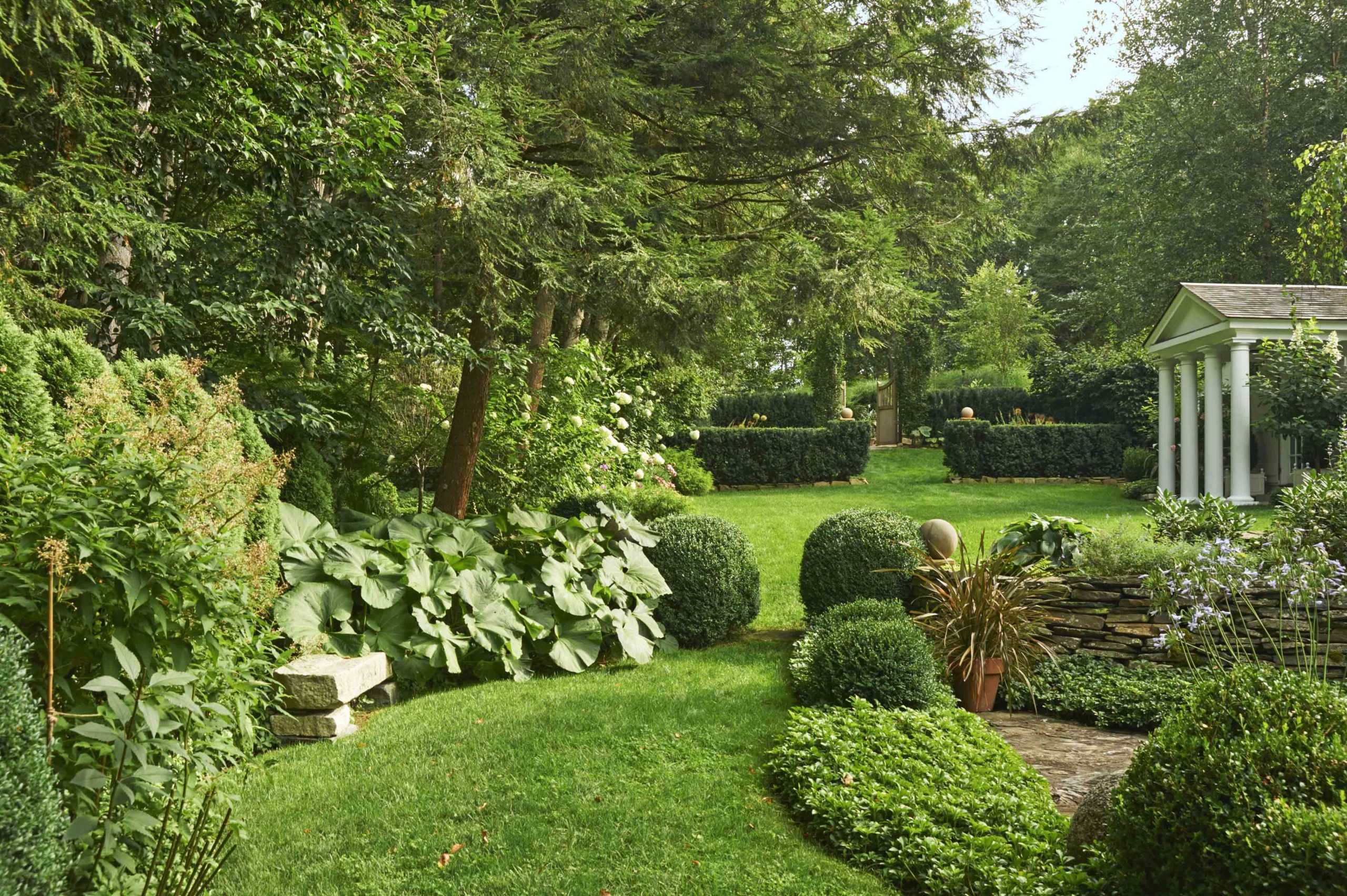 connecticut-garden-evergreen-passage-1592409749